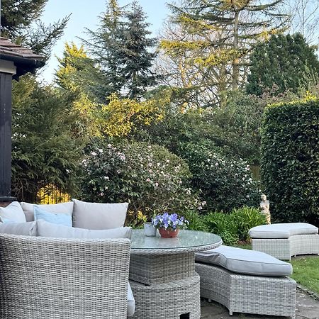 Thornton House Private Country House Thornton Hough Entire House Sleeps 6 Wirral Exteriör bild