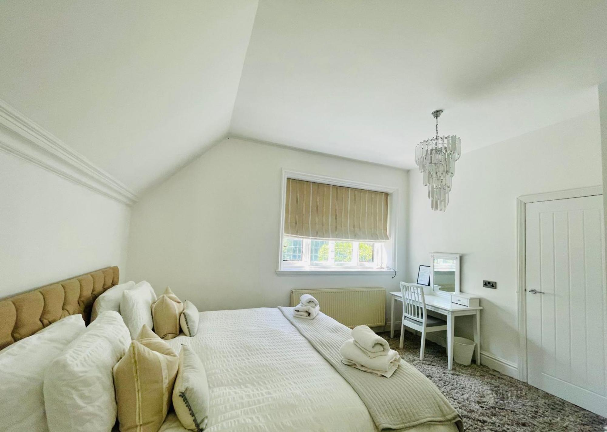 Thornton House Private Country House Thornton Hough Entire House Sleeps 6 Wirral Exteriör bild