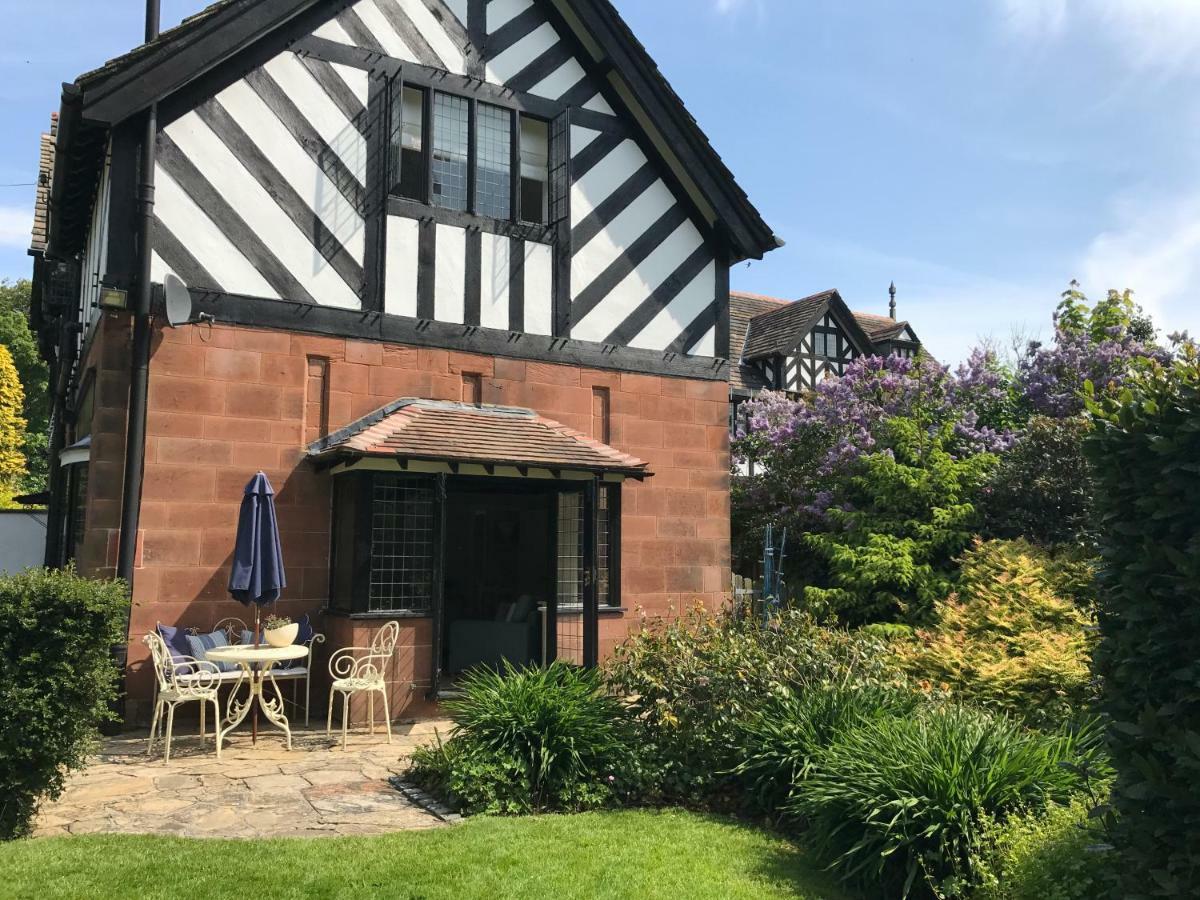 Thornton House Private Country House Thornton Hough Entire House Sleeps 6 Wirral Exteriör bild